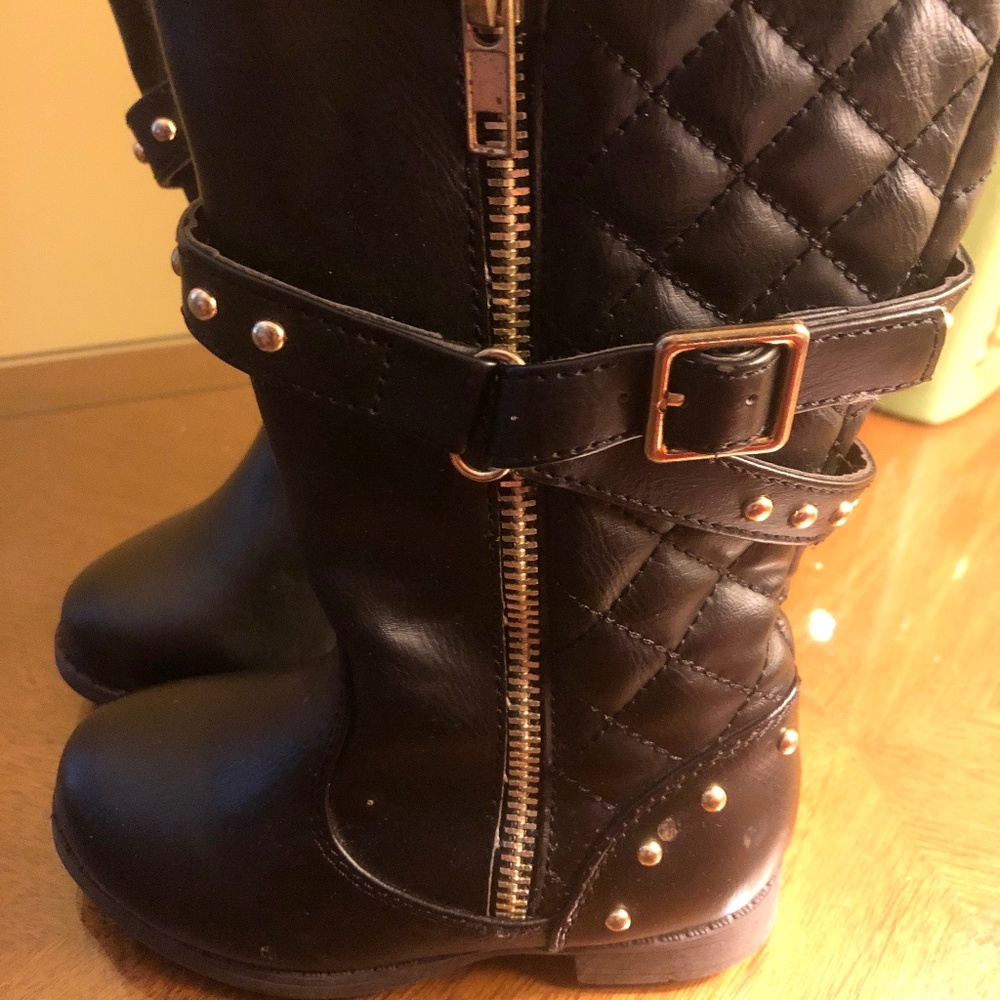 Adorable Little Girl’s Boots